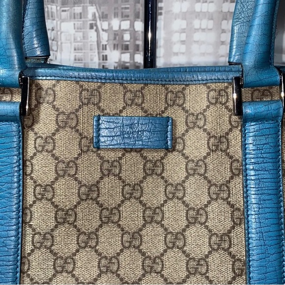 Authentic Gucci GG Shoulder Bag - Picture 5 of 17